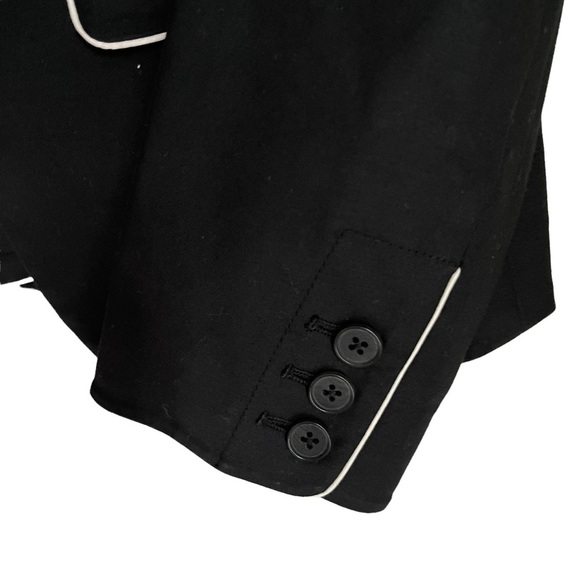 The Gap One Button Black Blazer with White Trim Size: 10 - Picture 9 of 11